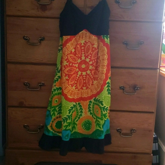 A colorful Dress - Picture 1 of 5